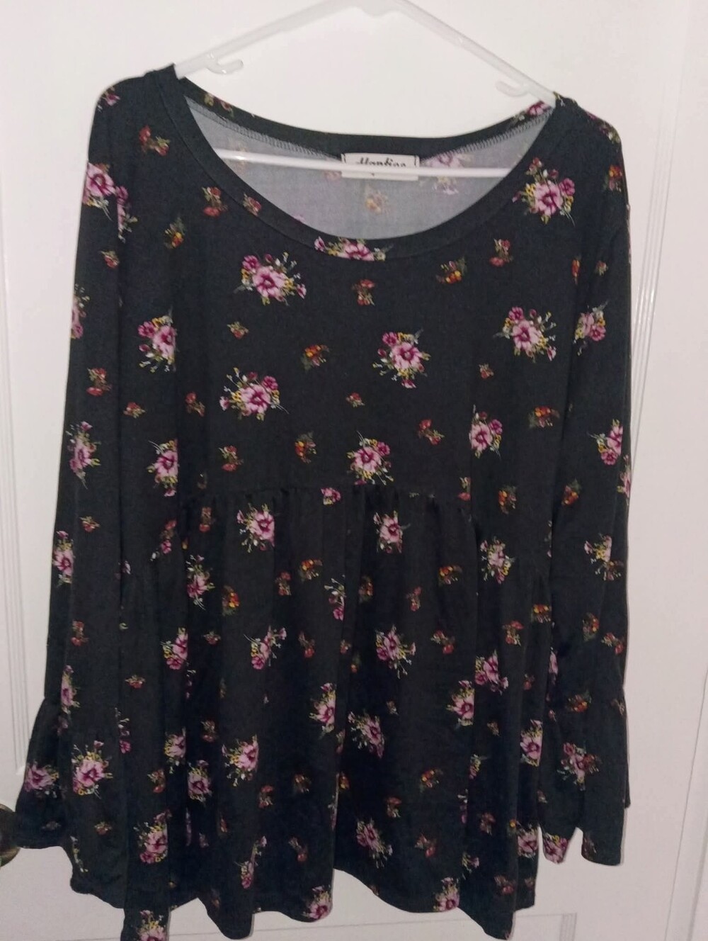 Women's Plus Size Floral Hot Topic 2X Long Sleeve Flower Shirt